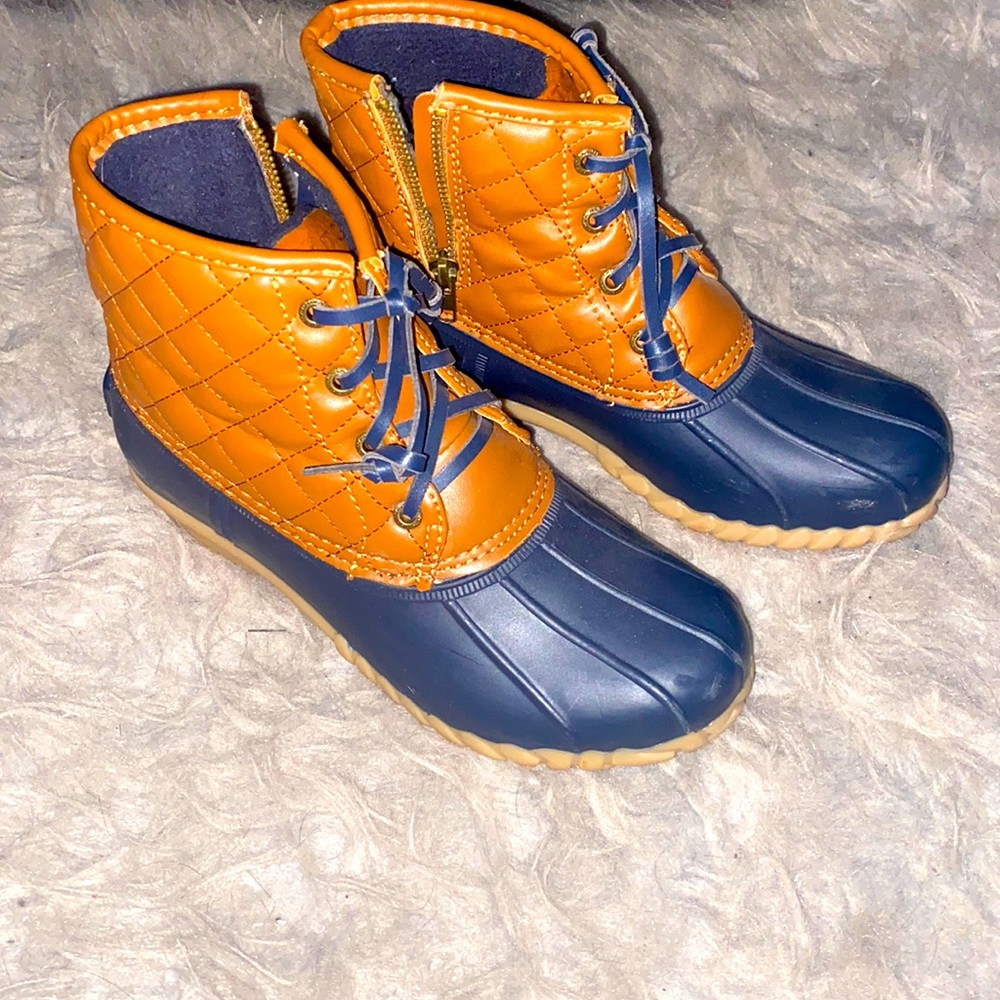 Women’s Nautica ankle boots size 6
